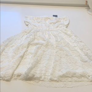 White lace strapless dress